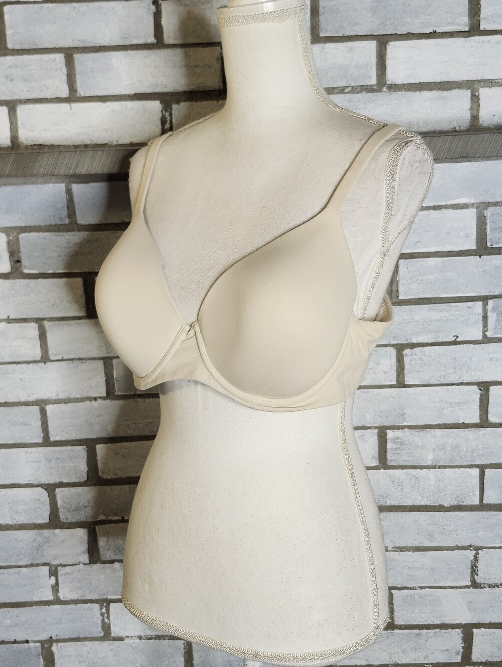 • Soma Embraceable Perfect Coverage Lined Underwire Bra Size 38D Beige